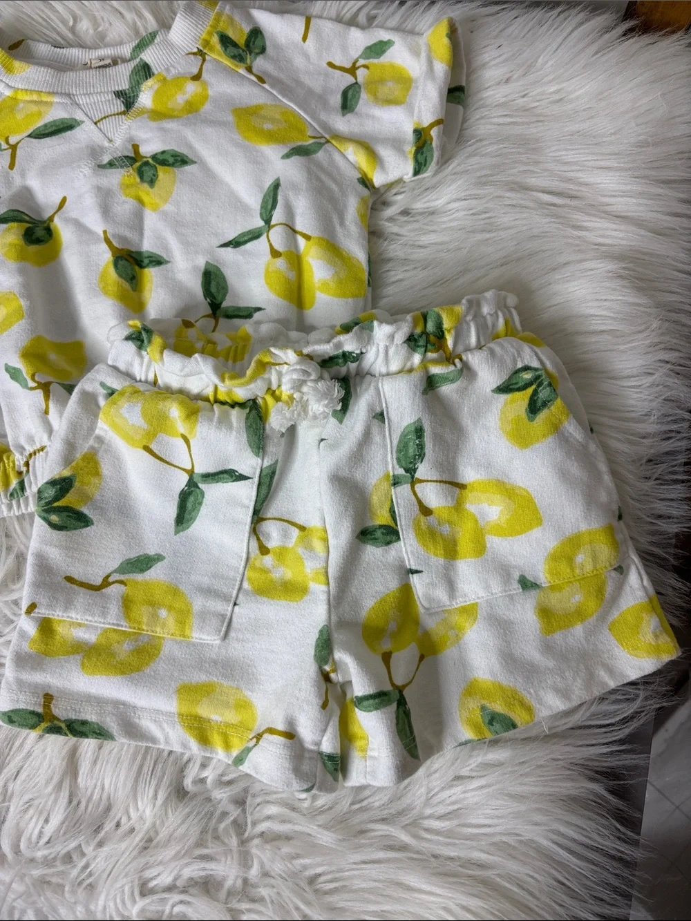 Jessica Simpson White and Yellow Lemon Print Kids  Set Size 2T